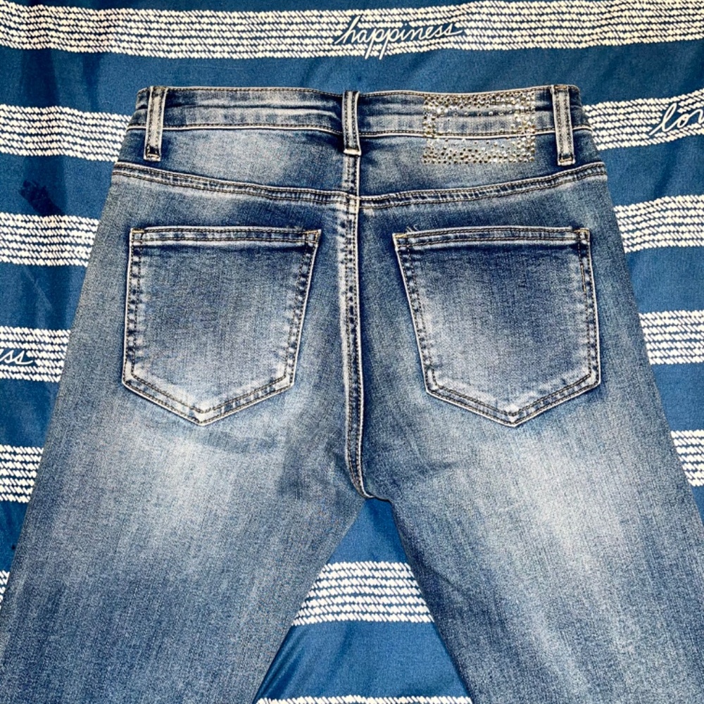 Jeans with diamonds flare NWOT - Picture 10 of 11